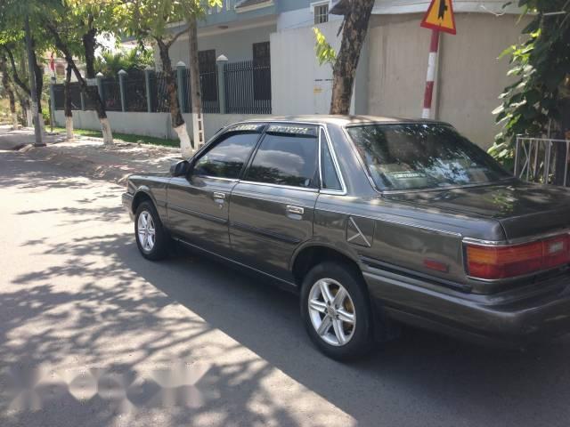 Cần bán Toyota Camry 1988, giá 106tr