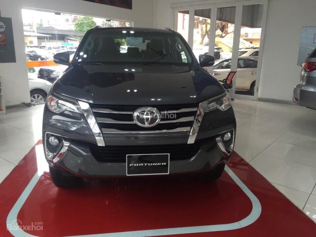 Bán Toyota Fortuner 2.7V (4x2), máy xăng, số tự động, nhập khẩu, phiên bản mới, giao sớm