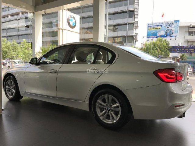 Bán BMW 3 Series 320i LCi đời 2017, màu trắng, nhập khẩu nguyên chiếc