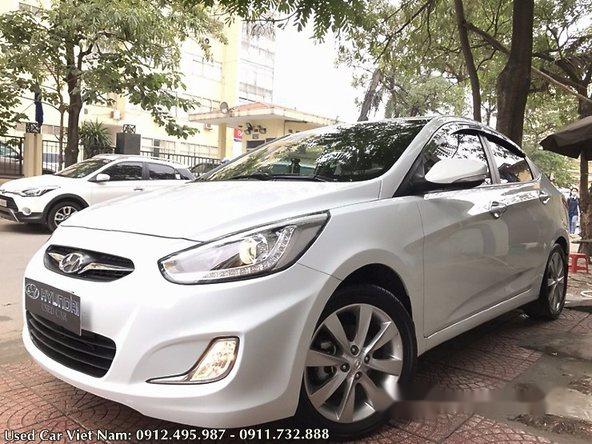 Cần bán gấp Hyundai Accent 1.4 AT năm 2014, màu trắng