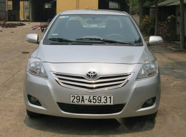 Bán ô tô Toyota Vios E đời 2011, màu bạc số sàn, giá tốt