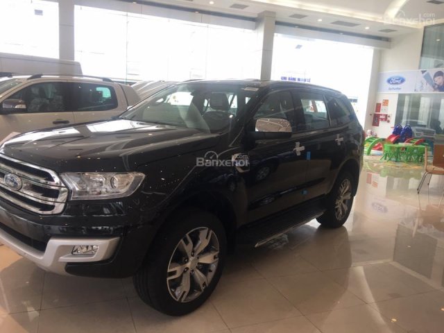 Bán Ford Everest 2.2L 4x2 Titanium AT đời 2017, màu đen, nhập khẩu nguyên chiếc