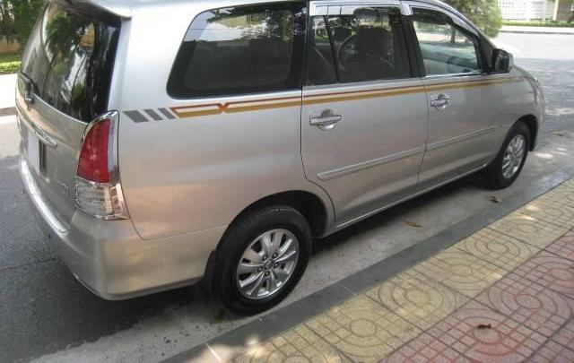 Bán Toyota Innova G đời 2010, màu bạc số sàn, giá chỉ 520 triệu