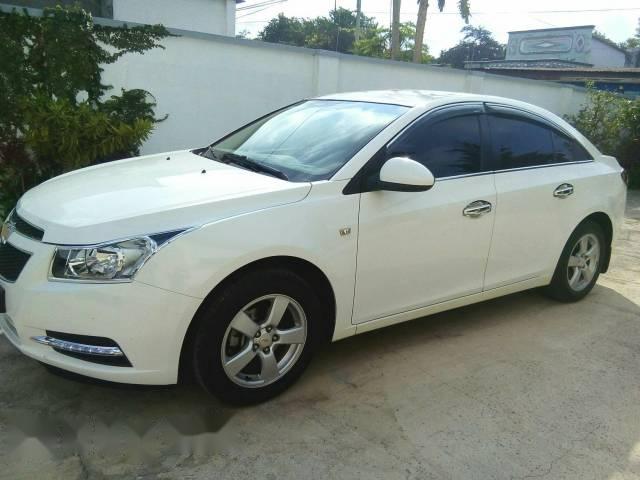 Bán Chevrolet Cruze năm 2013, màu trắng xe gia đình, giá 430tr