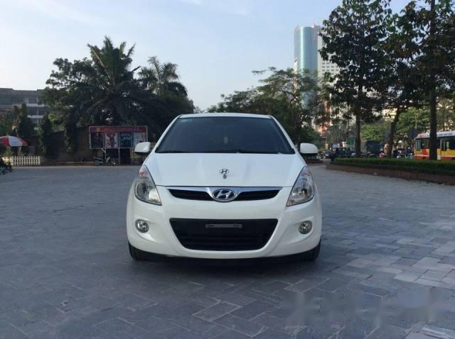 Bán xe cũ Hyundai i20 AT đời 2010, màu trắng, nhập khẩu nguyên chiếc