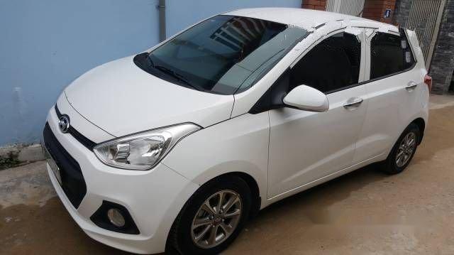 Bán xe Hyundai Grand i10 MT đời 2015, màu trắng 