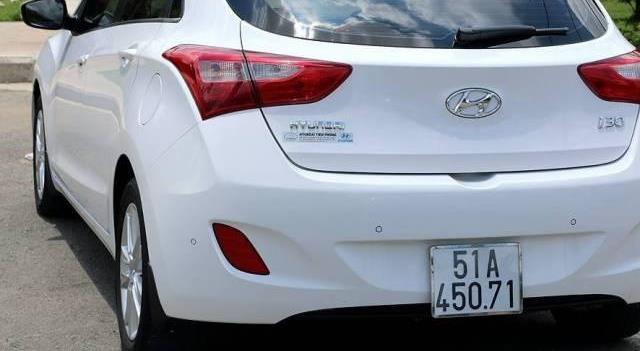 Cần bán Hyundai i30 năm 2012, màu trắng giá cạnh tranh