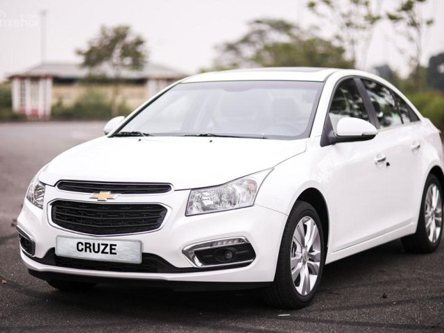 Bán Chevrolet Cruze LTZ 1.8L đời 2017, màu trắng, nhập khẩu  