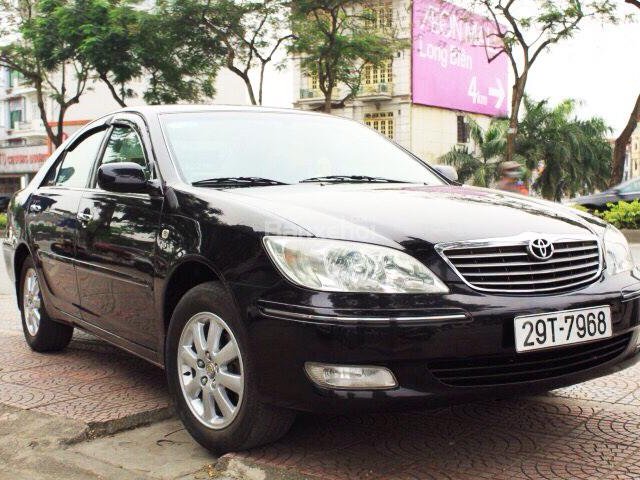 Bán Toyota Camry 3.0 V đời 2004, số tự động, màu đen, chạy được 80000 km giá chỉ 405 triệu