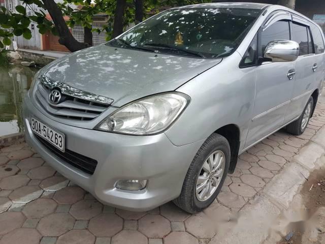 Bán xe cũ Toyota Innova J 2008, màu bạc số sàn