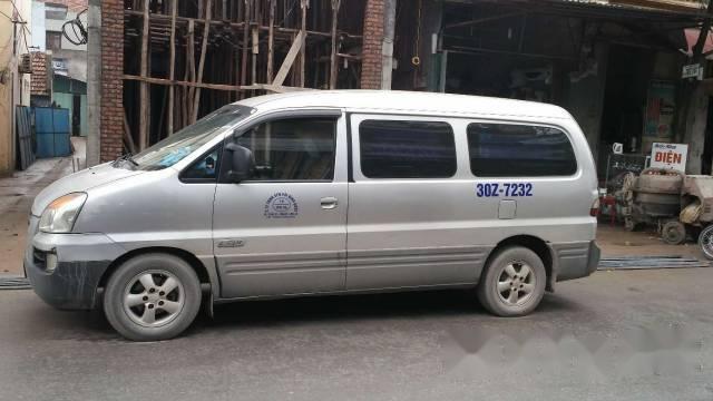 Bán xe cũ Hyundai Starex năm 2006, màu bạc