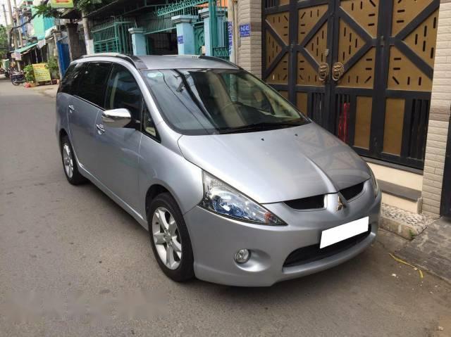 Bán Mitsubishi Grandis 2009, màu bạc số tự động