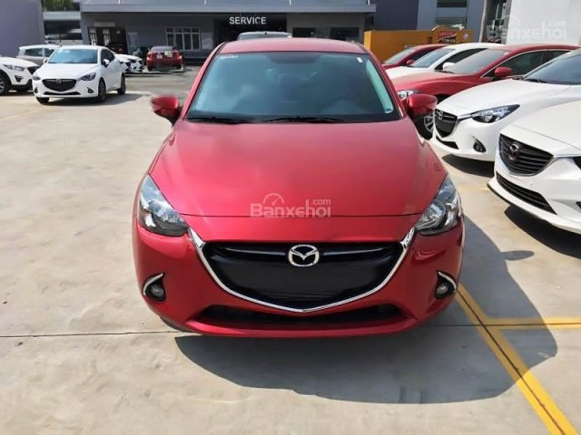 Cần bán xe Mazda 2 AT đời 2017, màu đỏ