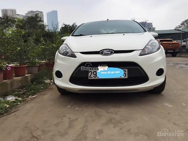 Cần bán xe Ford Fiesta đời 2012, màu trắng