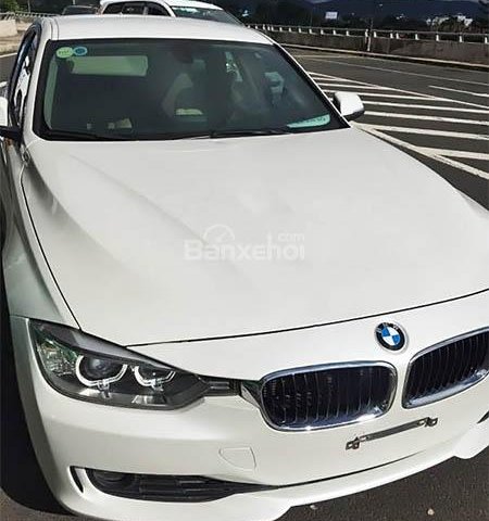 Bán xe cũ BMW 3 Series 320i đời 2012, màu trắng, nhập khẩu