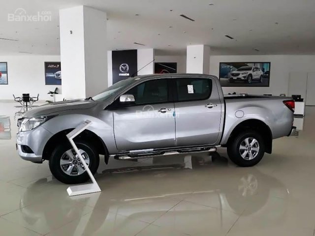 Bán ô tô Mazda BT 50 2.2L 4x4MT sản xuất 2017, màu bạc, xe nhập giá cạnh tranh