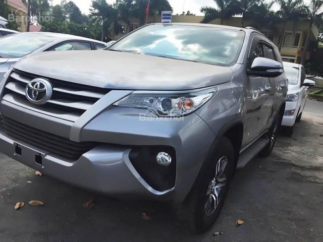 Cần bán Toyota Fortuner 2.4G đời 2017, màu bạc, xe nhập giá cạnh tranh