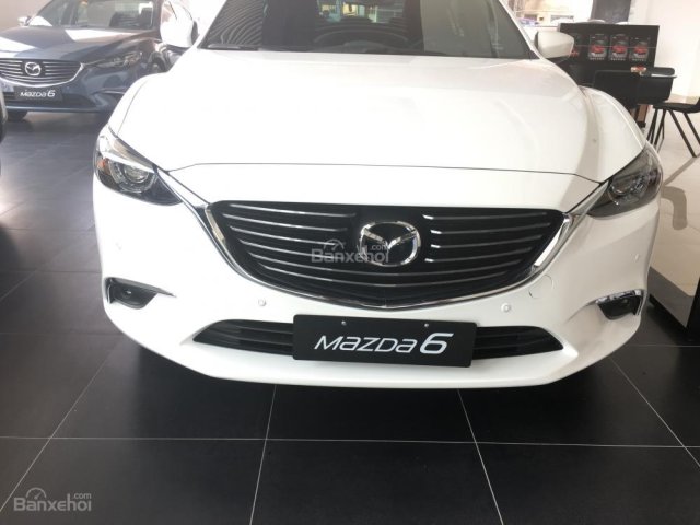 Bán xe Mazda 6 Mazda 6 đời 2017, màu trắng, giá 965tr