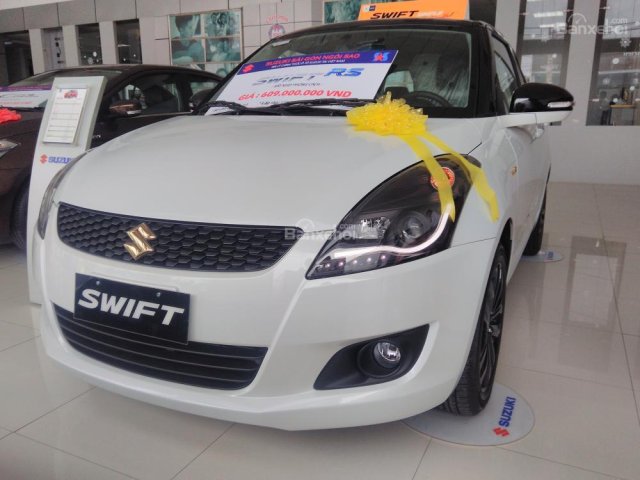 Bán xe Swift  2017 - Giảm giá 110tr, trả góp hàng tháng chỉ 6.499.000đ