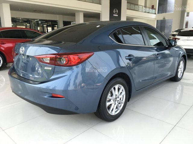 Bán xe Mazda 3 15G AT đời 2017, màu xanh lam cam kết giao xe ngay