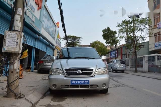 Chợ ô tô Hà Nội bán xe Kia Carnival màu bạc, xe nhập khẩu Hàn Quốc