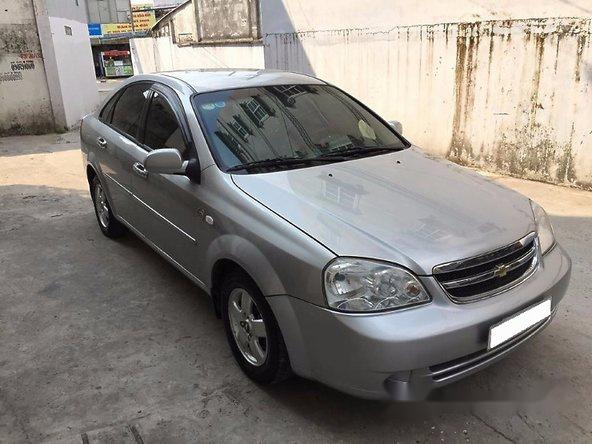 Bán xe cũ Chevrolet Lacetti MT năm 2014, màu bạc, giá chỉ 285 triệu