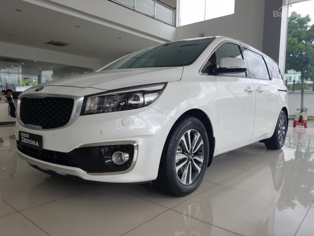 Kia Sedona DAT mới 2017 - Giá tốt nhất cho dòng 7 chỗ cao cấp