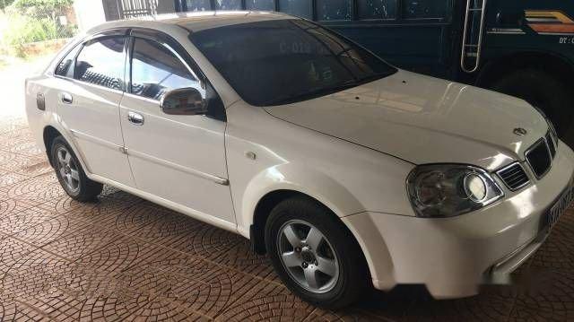 Bán Daewoo Lacetti MT đời 2005, màu trắng, giá tốt