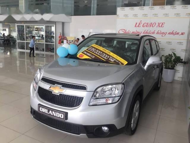 Bán xe Chevrolet Orlando 2017 số sàn, xe gia đình