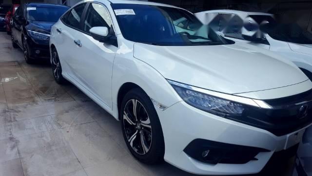 Cần bán xe Honda Civic Turbo đời 2017, nhập khẩu giá cạnh tranh