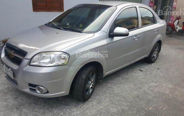 Bán Chevrolet Aveo đời 2013, màu bạc, giá tốt