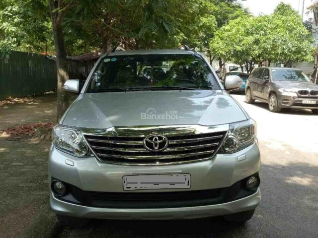 Bán xe Fortuner V đời 2013 màu bạc chính chủ