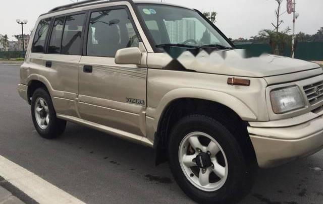 Bán xe Suzuki Vitara số sàn 2 cầu, 2005, màu vàng cát