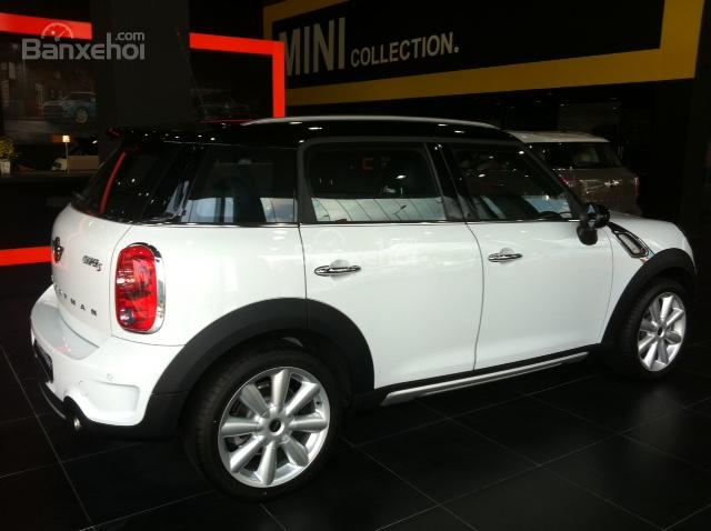 Mini Cooper S Countryman màu trắng, tặng trước bạ, giao xe ngay