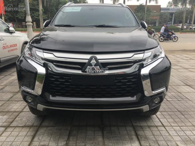 Bán xe Mitsubishi Pajero Sport tại Đà Nẵng, màu đen, nhập khẩu, giao xe ngay, hỗ trợ vay nhanh, LH Quang 0905596067