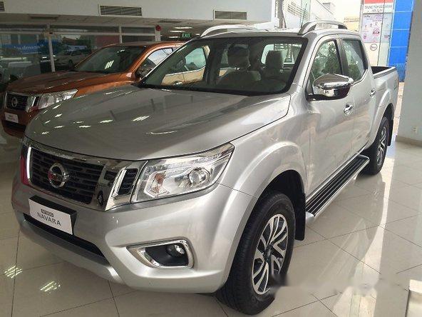 Bán Nissan Navara VL sản xuất 2017, màu bạc, nhập khẩu 