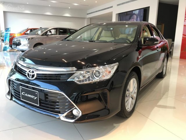 Toyota Camry 2.0E 2017, giảm giá 100Tr, khuyến mãi bảo hiểm vật chất, phụ kiện tại Toyota Tây Ninh