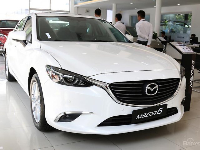 Bán Mazda 6 2.0 Premium năm 2017, màu trắng, giá tốt