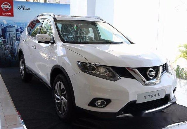 Bán xe Nissan X trail đời 2017, xe mới, màu trắng