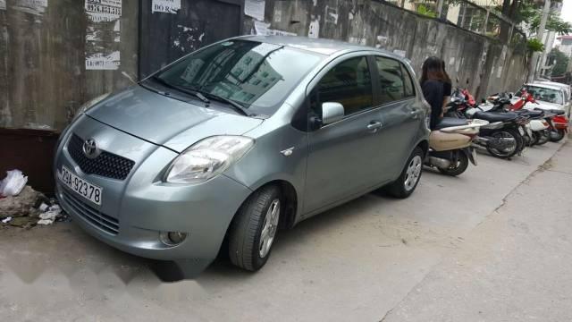 Chính chủ bán xe Toyota Yaris đời 2008, màu bạc, nhập khẩu