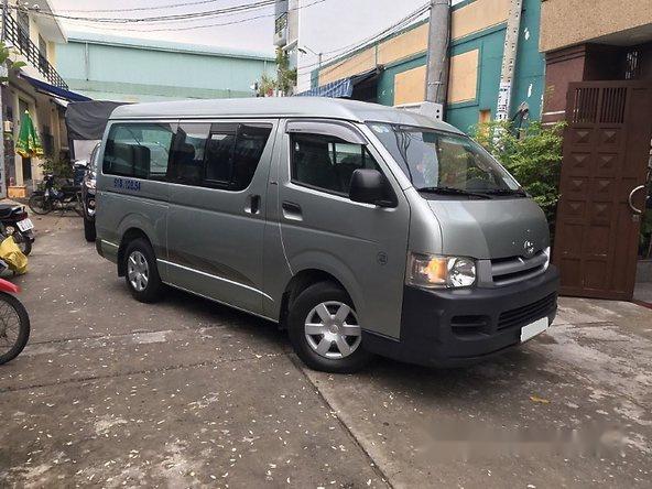 Nhà cần bán xe Toyota Hiace 2009, số sàn máy dầu