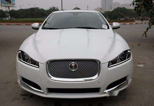 Bán Jaguar XF Premium Luxury 2.0 đời 2017, mới 100%