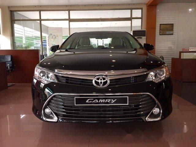 Cần bán xe Toyota Camry 2.0E Model mới 2017, giá tốt