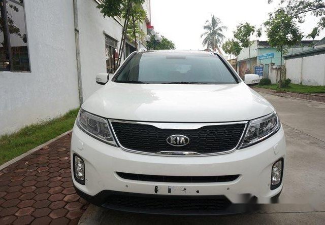 Bán Kia Sorento 2WD GAT đời 2017, màu trắng