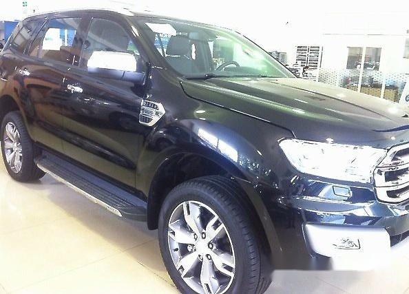 Bán Ford Everest Titanium sản xuất 2017, màu đen