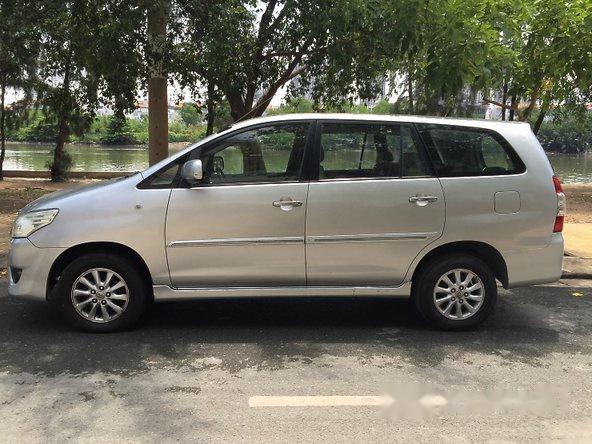 Cần bán xe Toyota Innova 2013, đăng ký tháng 12/2013