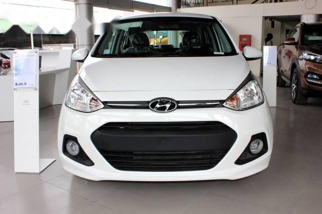 Cần bán Hyundai Grand i10 đời 2017, giao xe ngay