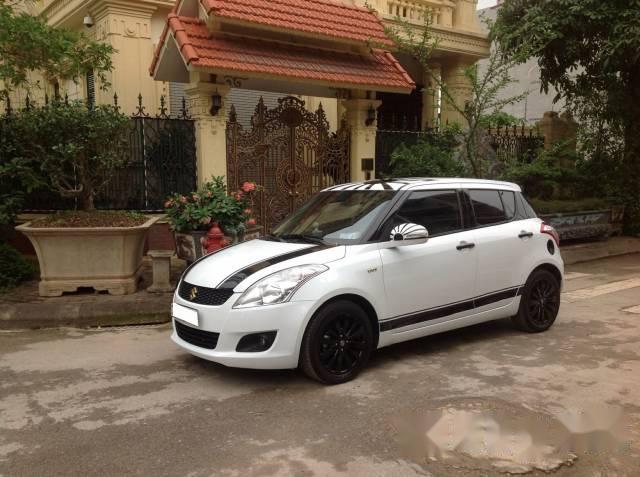 Cần bán lại xe Suzuki Swift Specail RS đời 2016, màu trắng