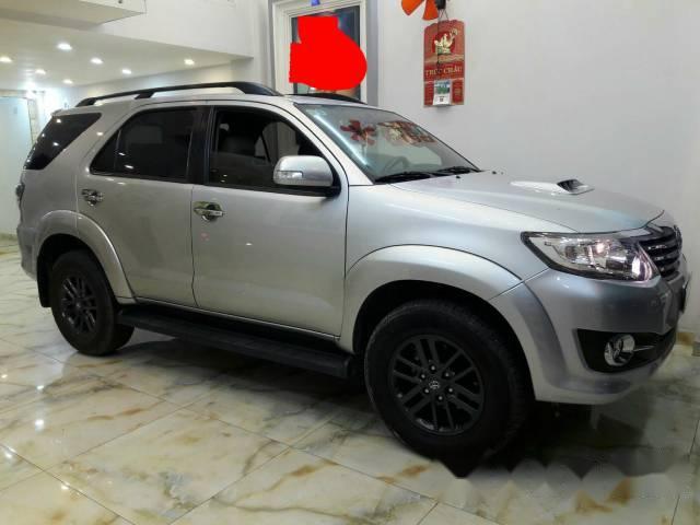 Chính chủ bán xe Toyota Fortuner 10/2016 số sàn, máy dầu