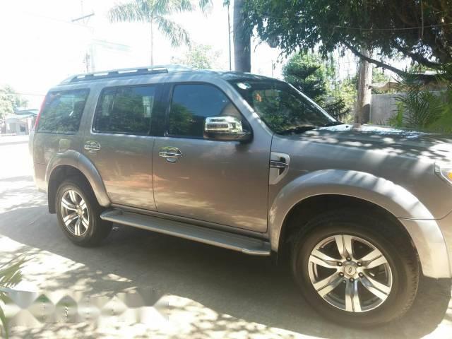 Cần bán lại xe Ford Everest đời 2010 giá cạnh tranh